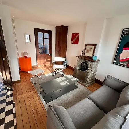 Spacious Beachfront House - Center *