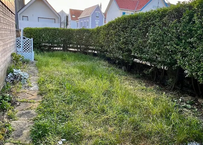 Holiday home Spacious Beachfront House - Center *